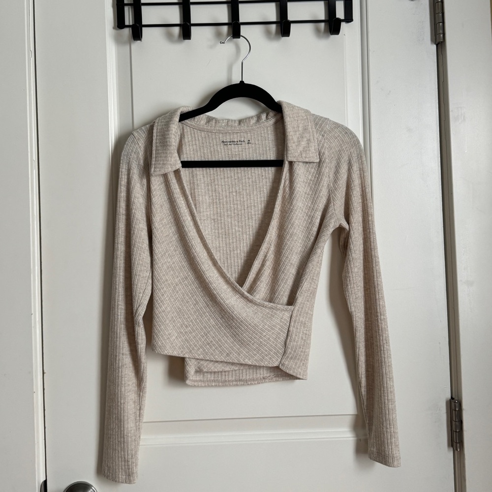 Abercrombie & Fitch Long Sleeve